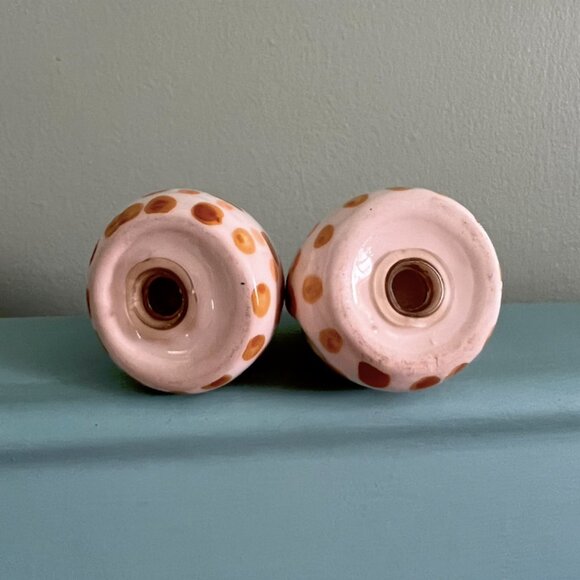 Vintage Mini Seashell Salt & Pepper Shakers | Cute Coastal Rare Kitchen Decor - Picture 8 of 8